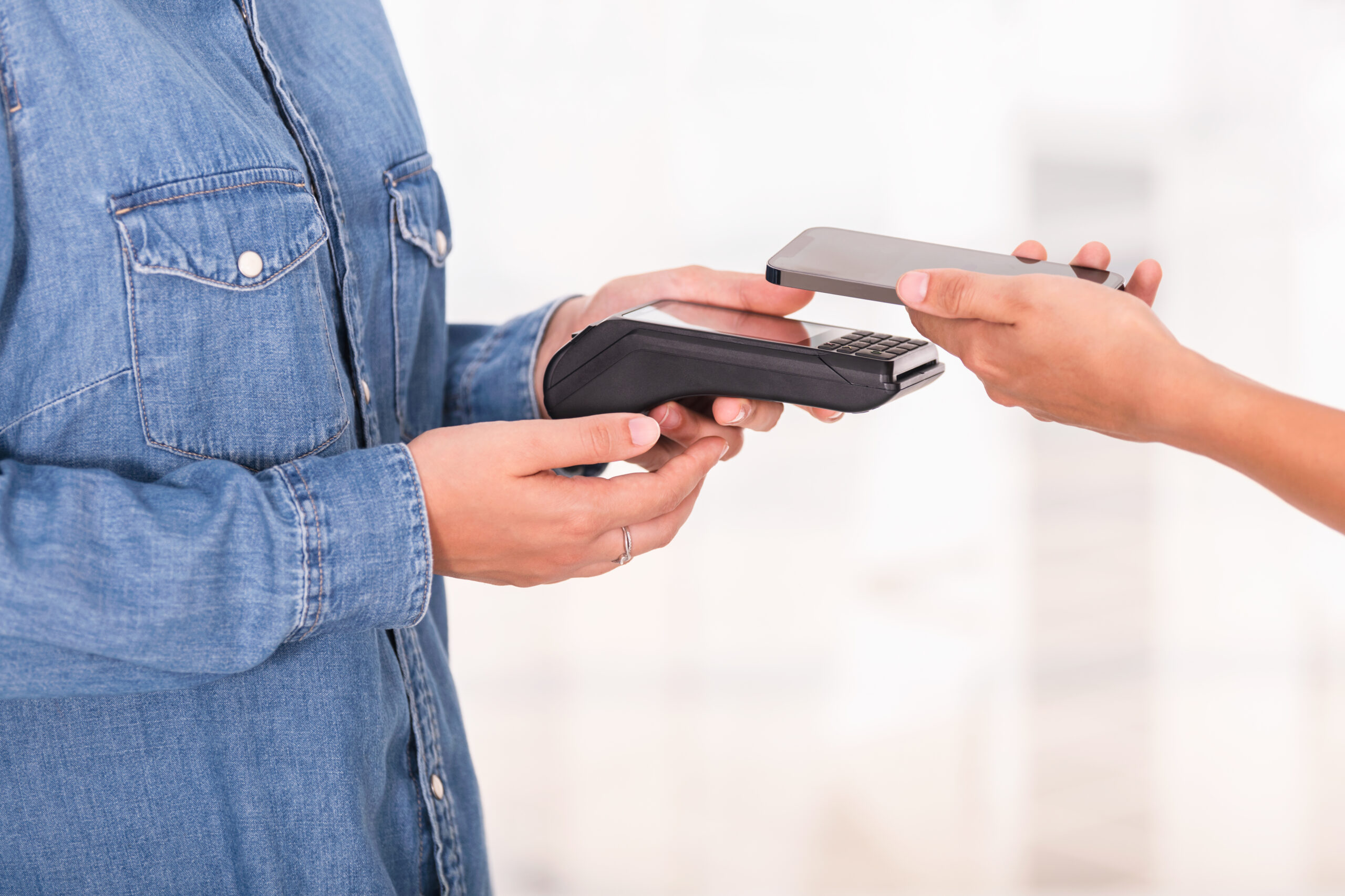 Everything You Need to Know About Mobile Wallets and Contactless Transactions